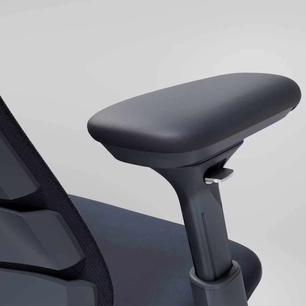 Кресло LiberNovo Omni Dynamic OC1 Midnight Black, 48 см, глобальная версия, с подставкой под ноги