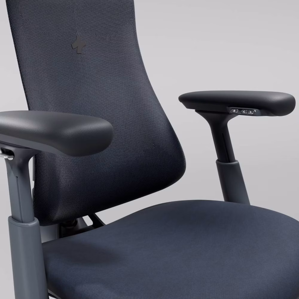 Кресло LiberNovo Omni Dynamic OC1 Midnight Black, 48 см, глобальная версия, с подставкой под ноги