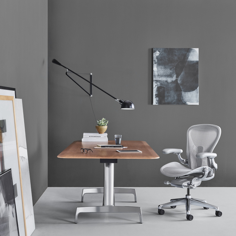 Кресло Herman Miller Aeron Mineral / Polished Aluminum, размер A